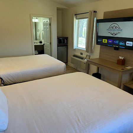 Mountain Ridge Cabins & Lodging Between Bryce And Zion National Park แฮทช์ ภายนอก รูปภาพ